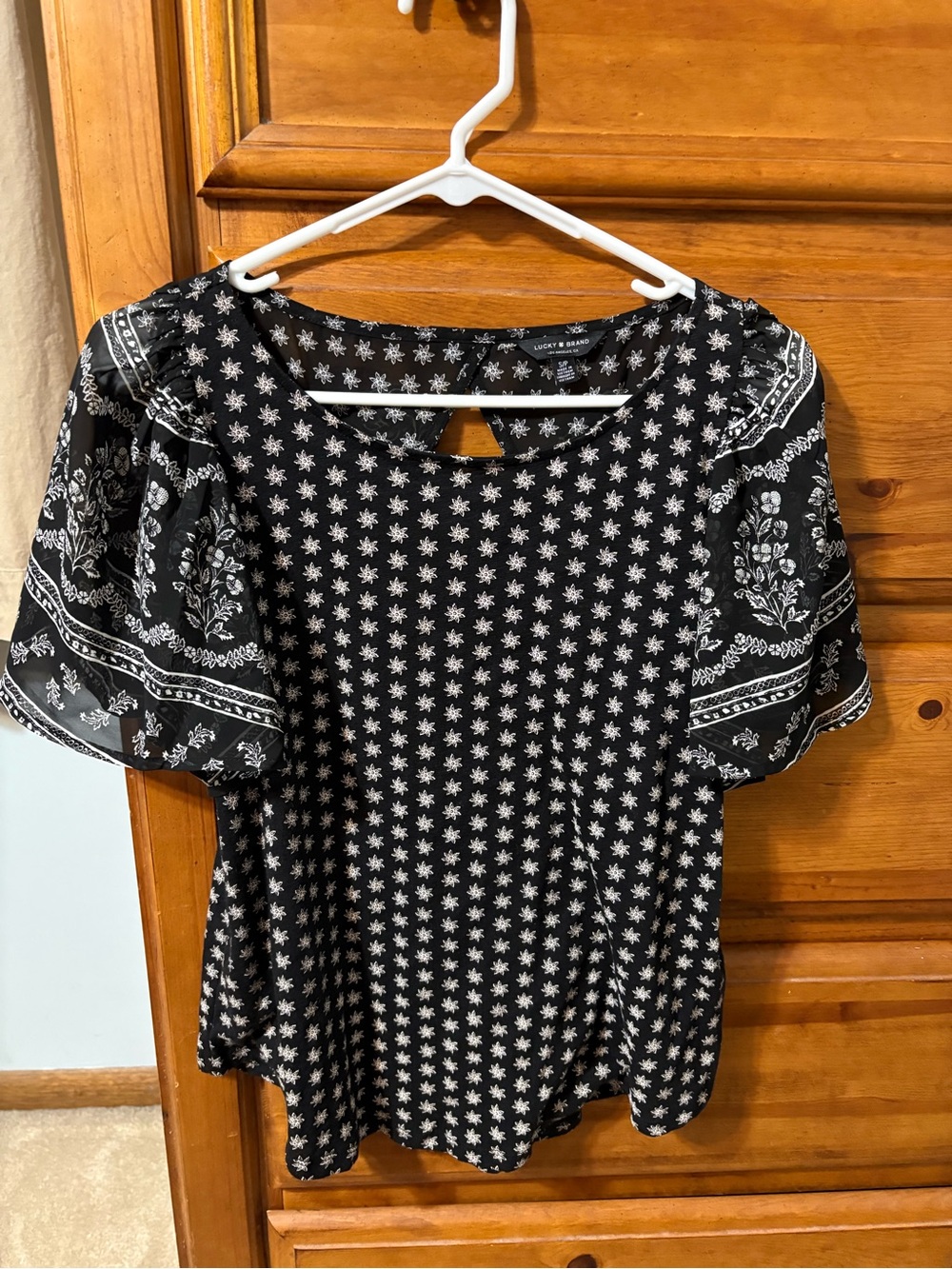 Lucky Brand Black and White Floral Bandana-Print Short Sleeve Blouse